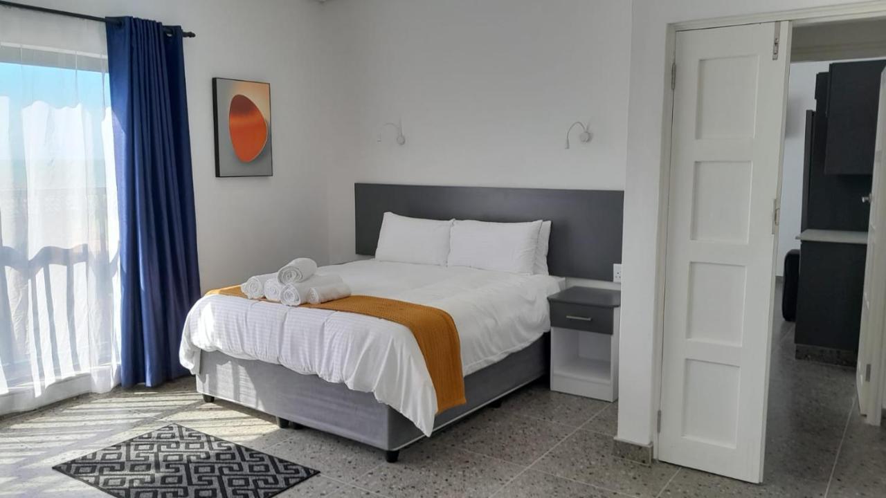 The Wishing Well Guest House Self-Catering Порт-Эдвард Экстерьер фото